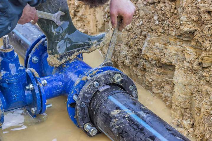 Intervention rapide et efficace pour un écoulement fluide